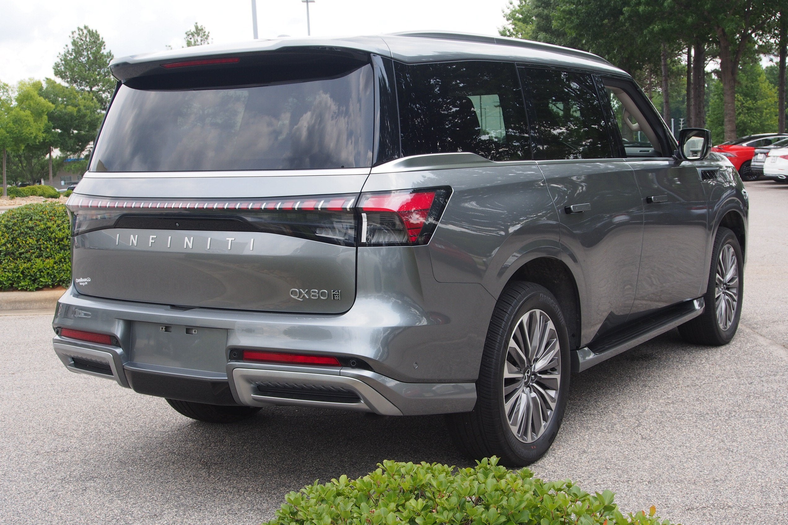 2025 INFINITI QX80 SENSORY