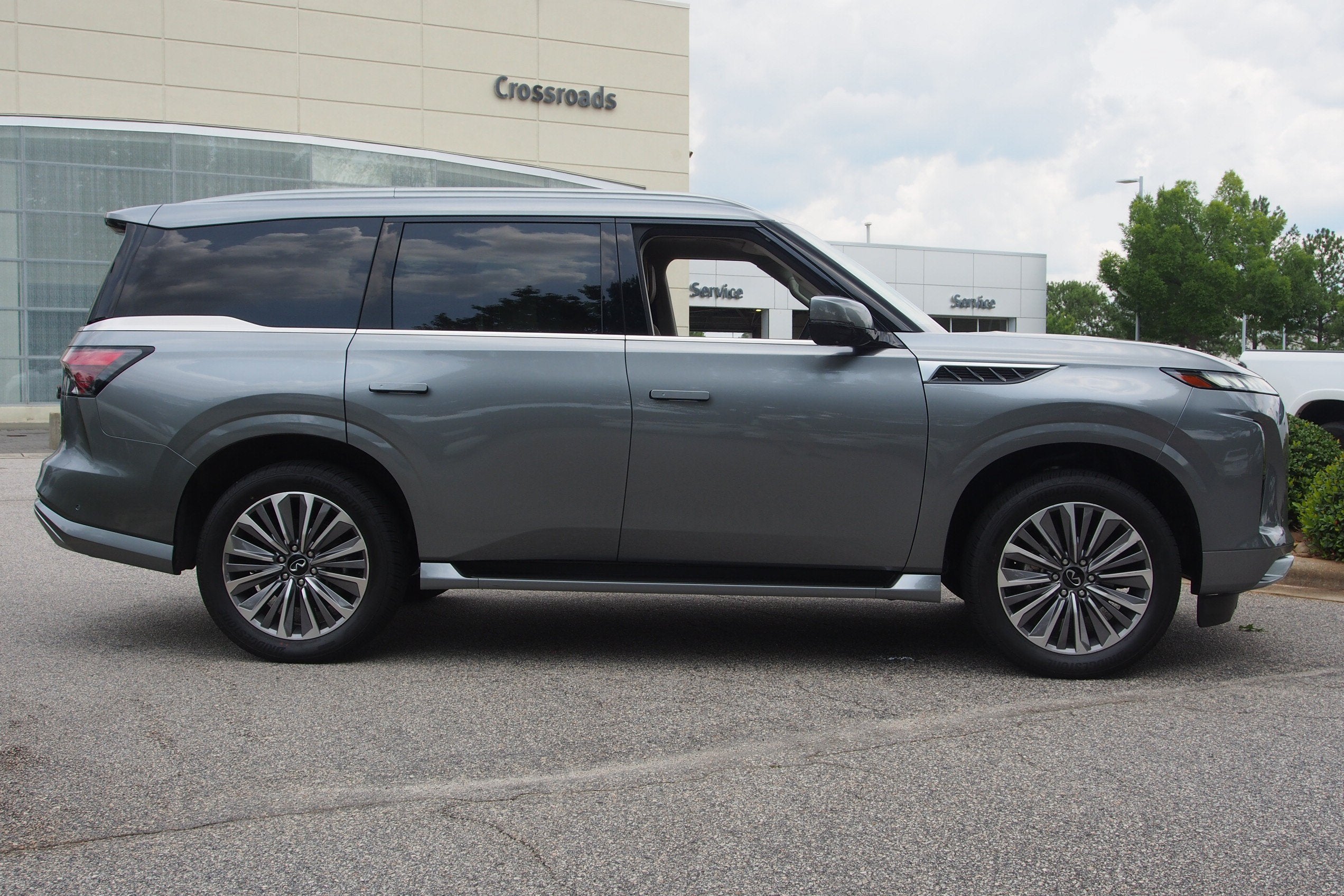 2025 INFINITI QX80 SENSORY