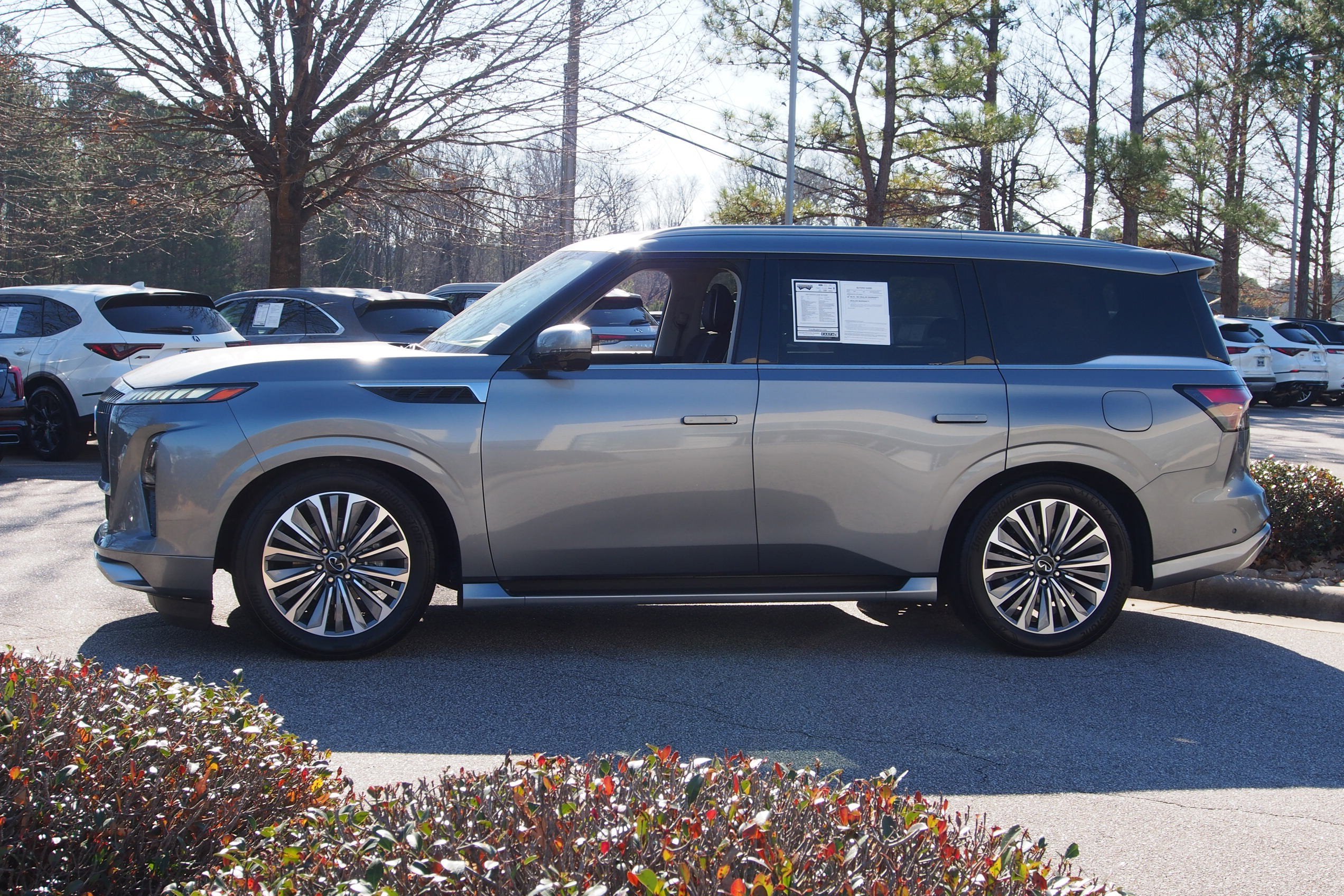2025 INFINITI QX80 SENSORY