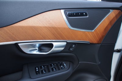 2024 Volvo XC90 Plus Bright Theme