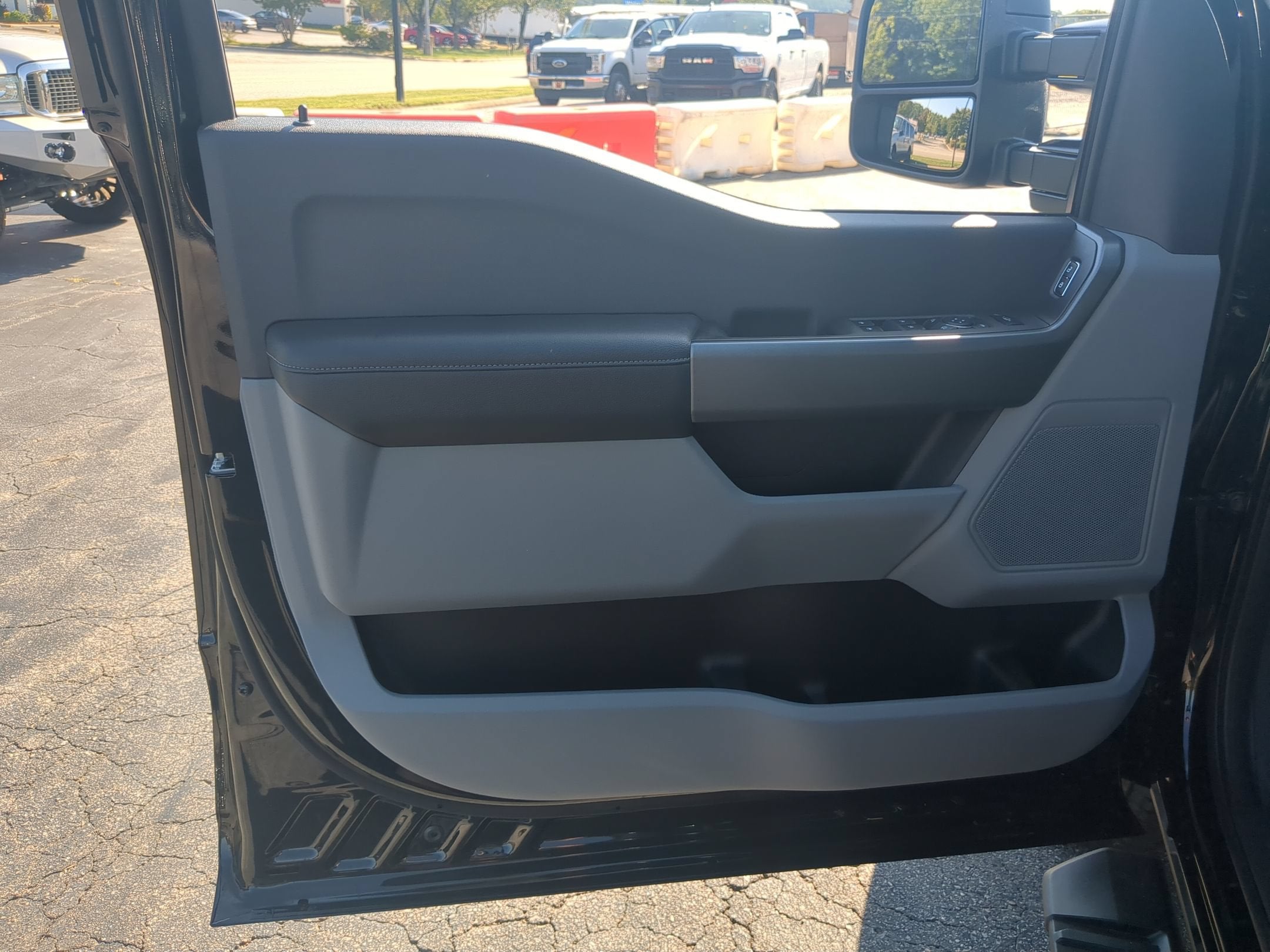 2027 Ford Super Duty F-250 SRW XLT