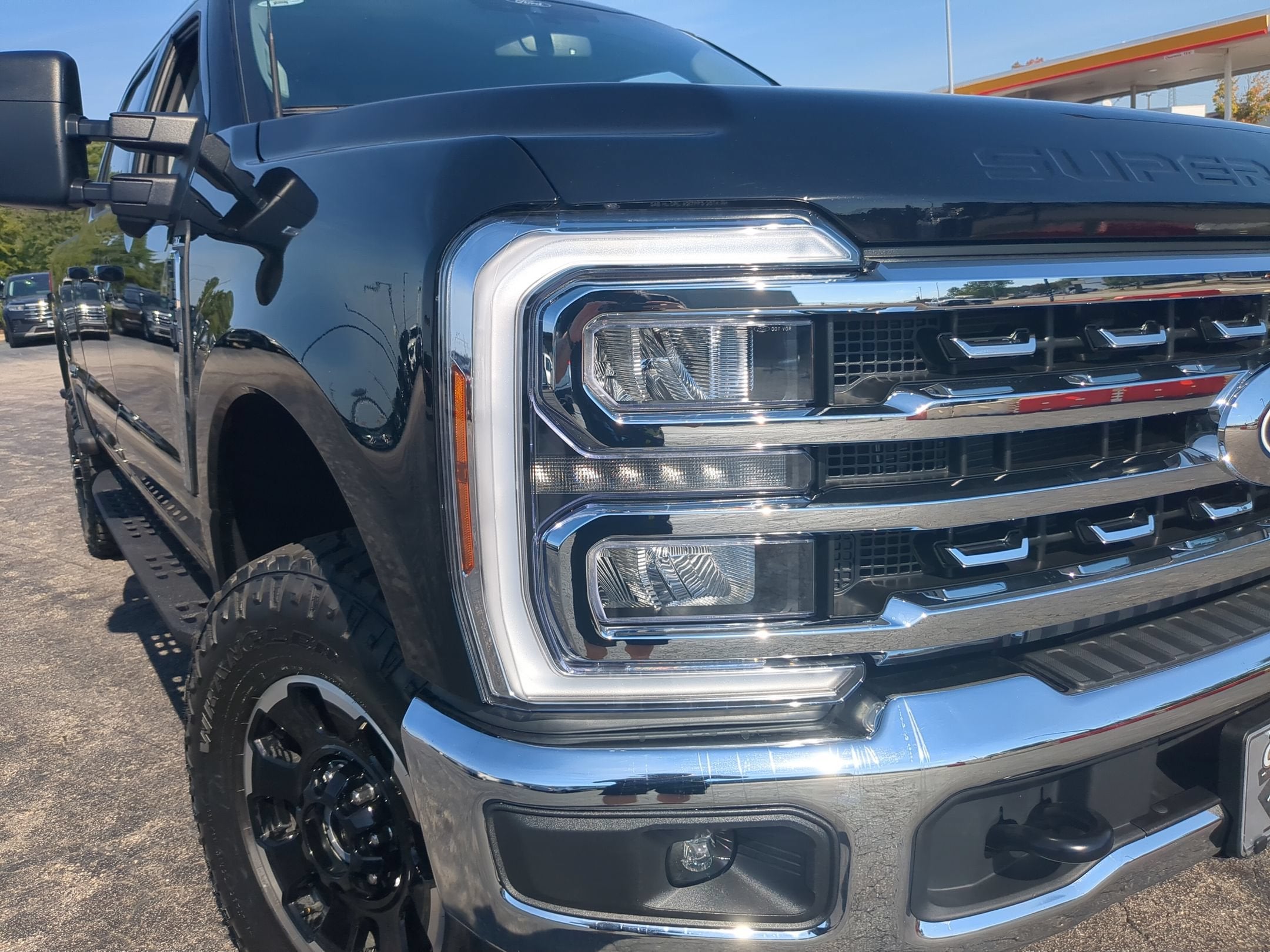 2027 Ford Super Duty F-350 SRW XLT