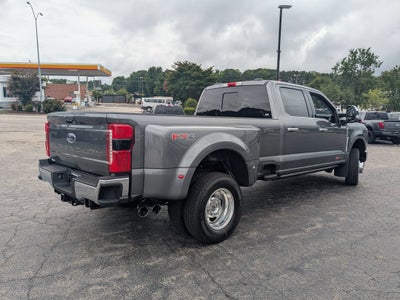 2026 Ford Super Duty F-350 DRW LARIAT