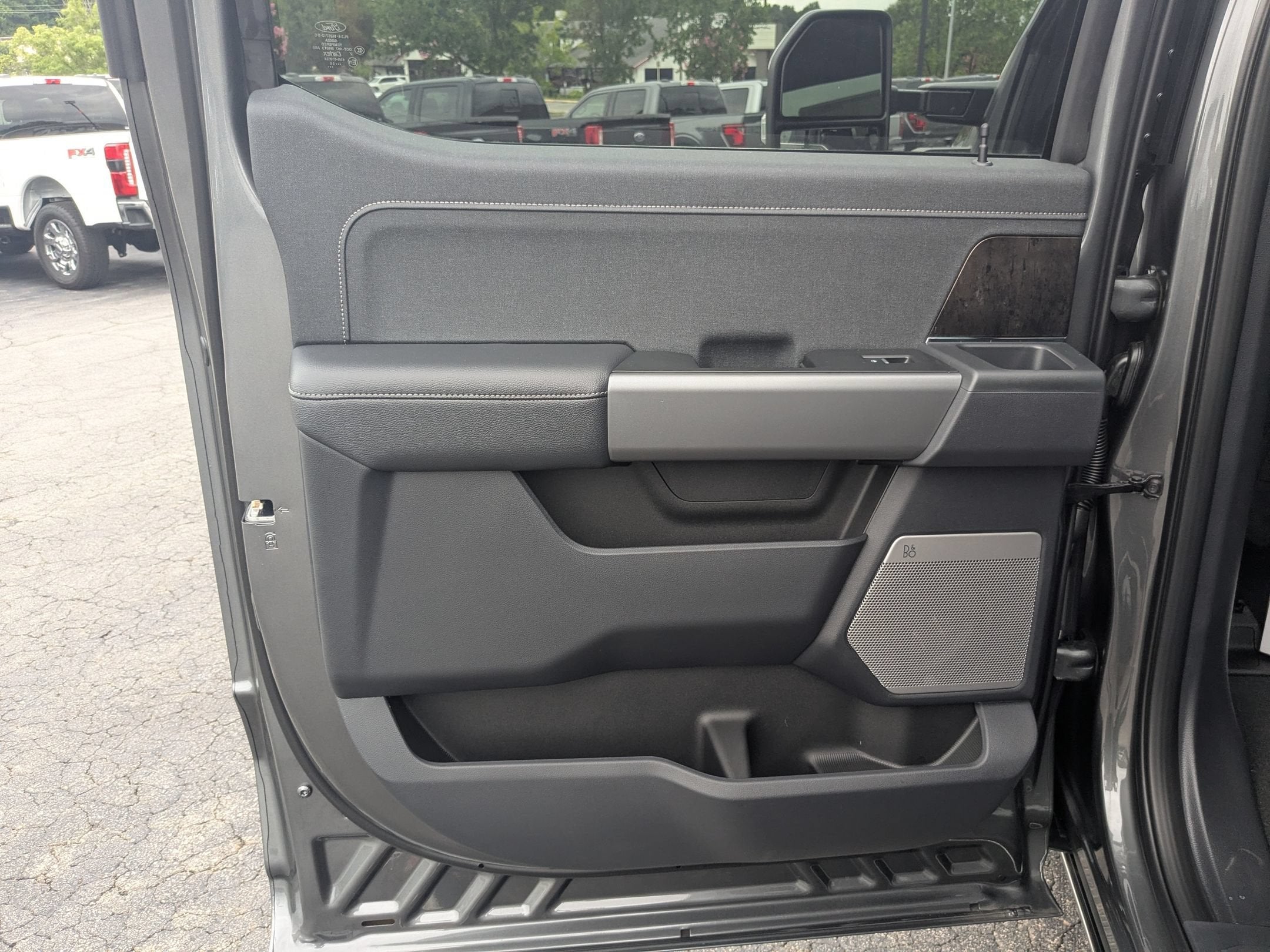2026 Ford Super Duty F-350 DRW LARIAT