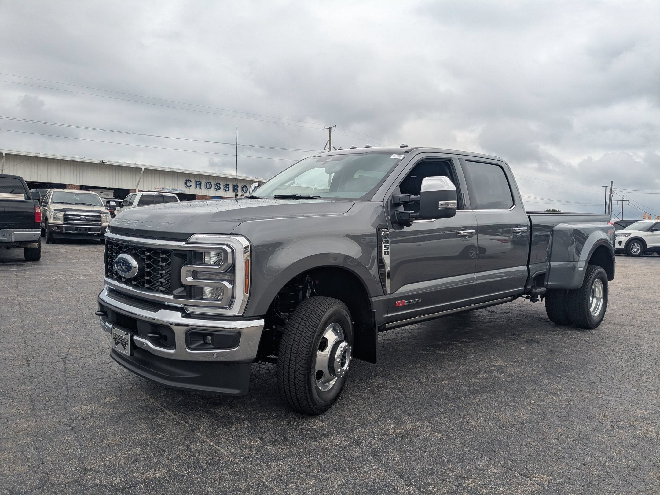 2026 Ford Super Duty F-350 DRW LARIAT