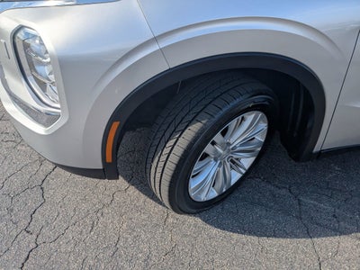 2024 Mitsubishi Outlander ES