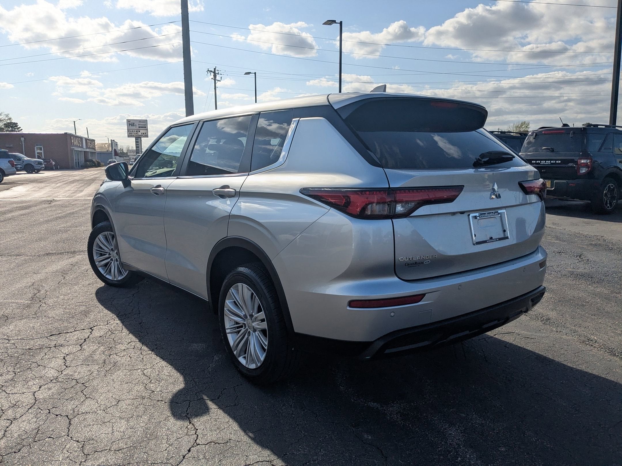 2024 Mitsubishi Outlander ES