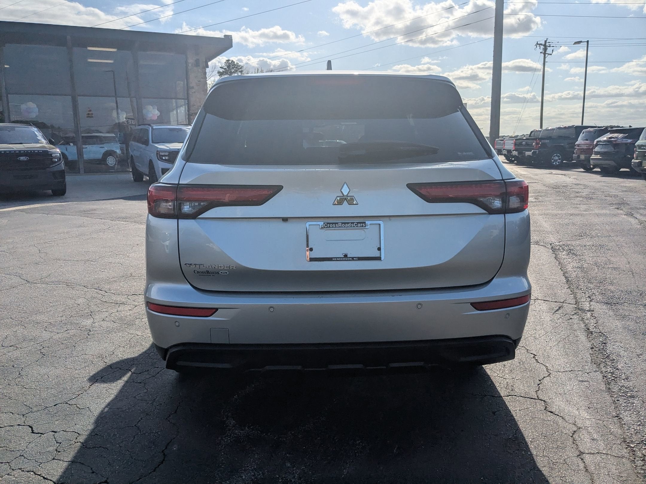 2024 Mitsubishi Outlander ES