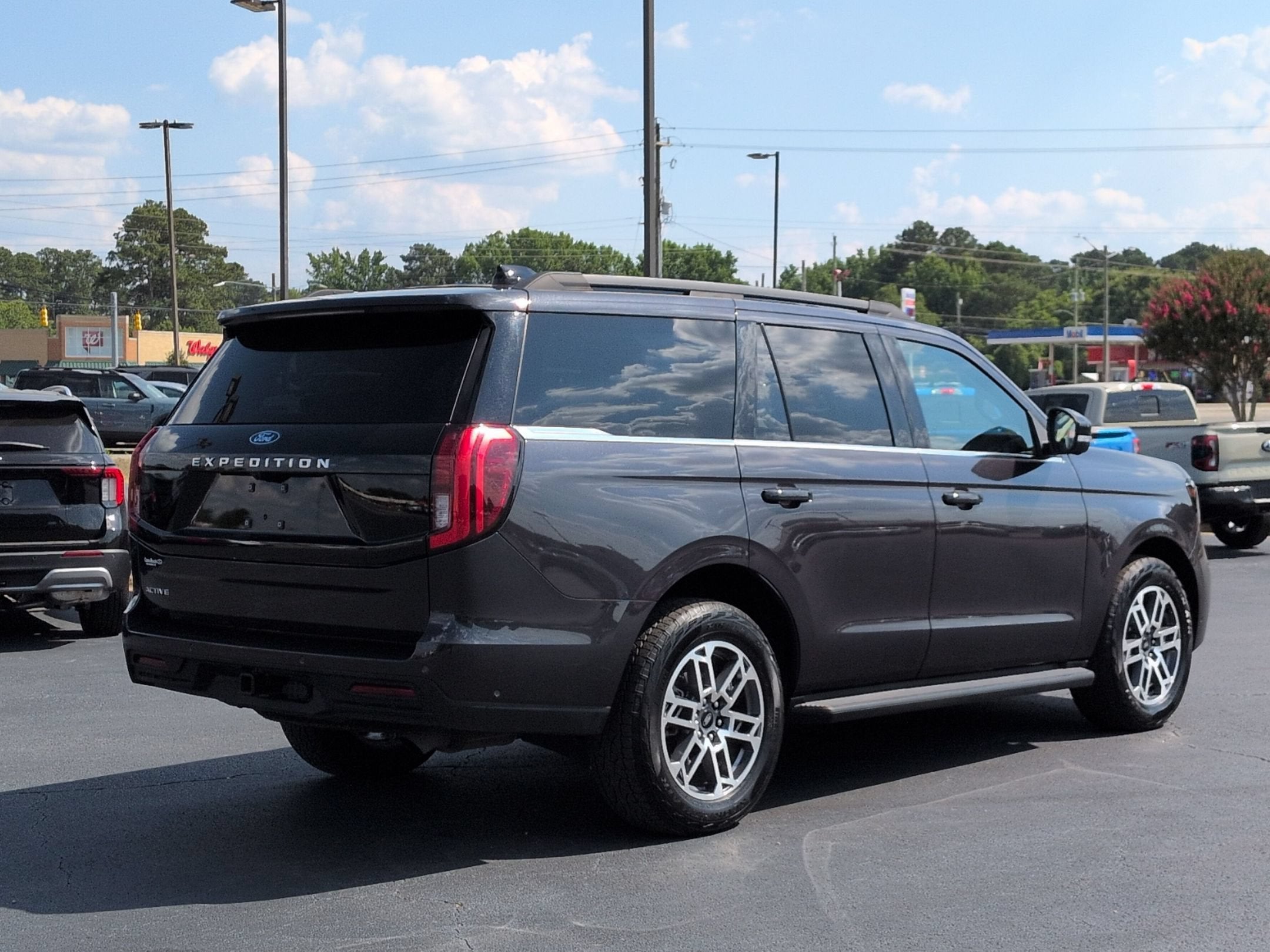 2025 Ford Expedition Active