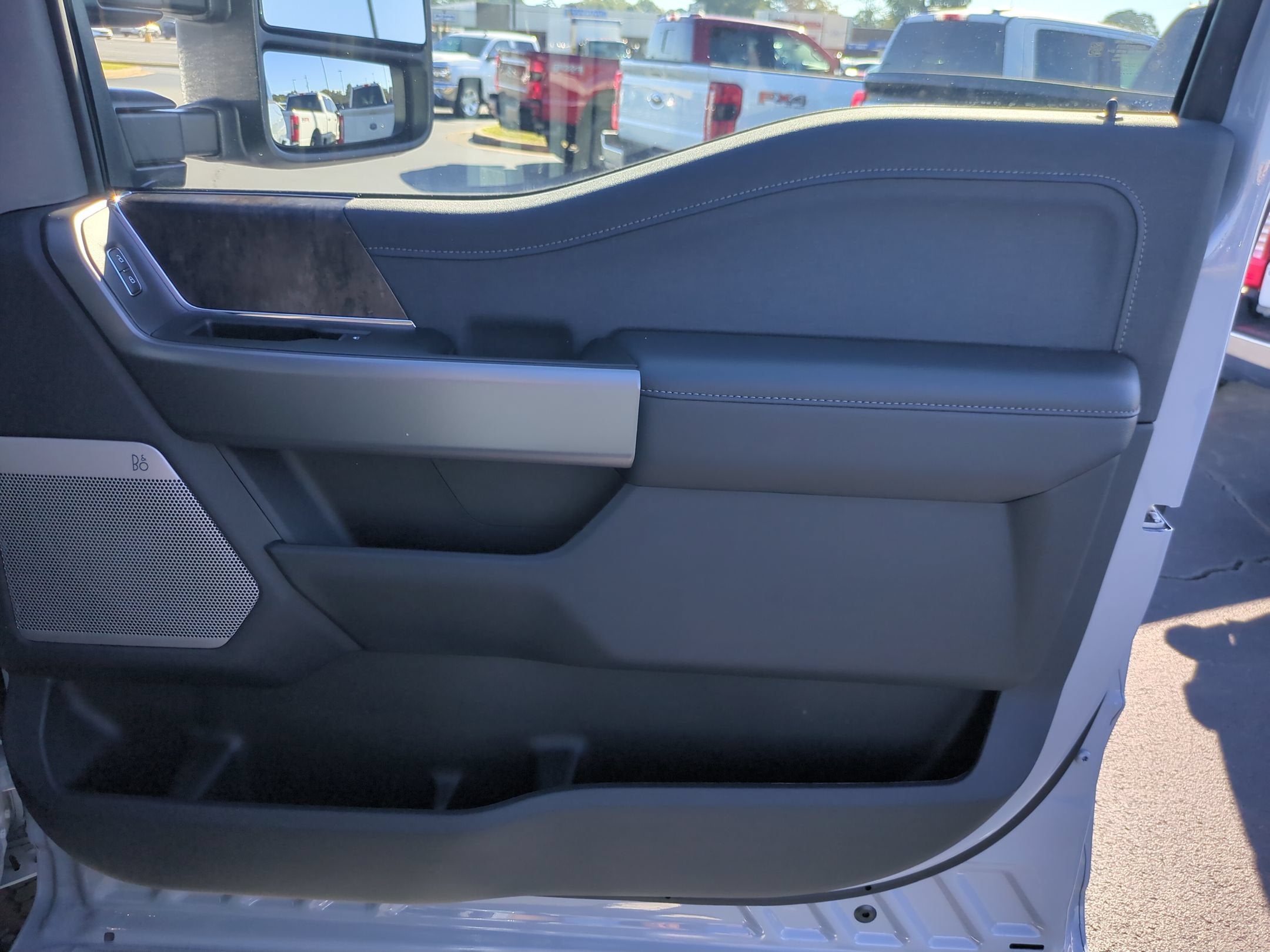 2027 Ford Super Duty F-250 SRW LARIAT