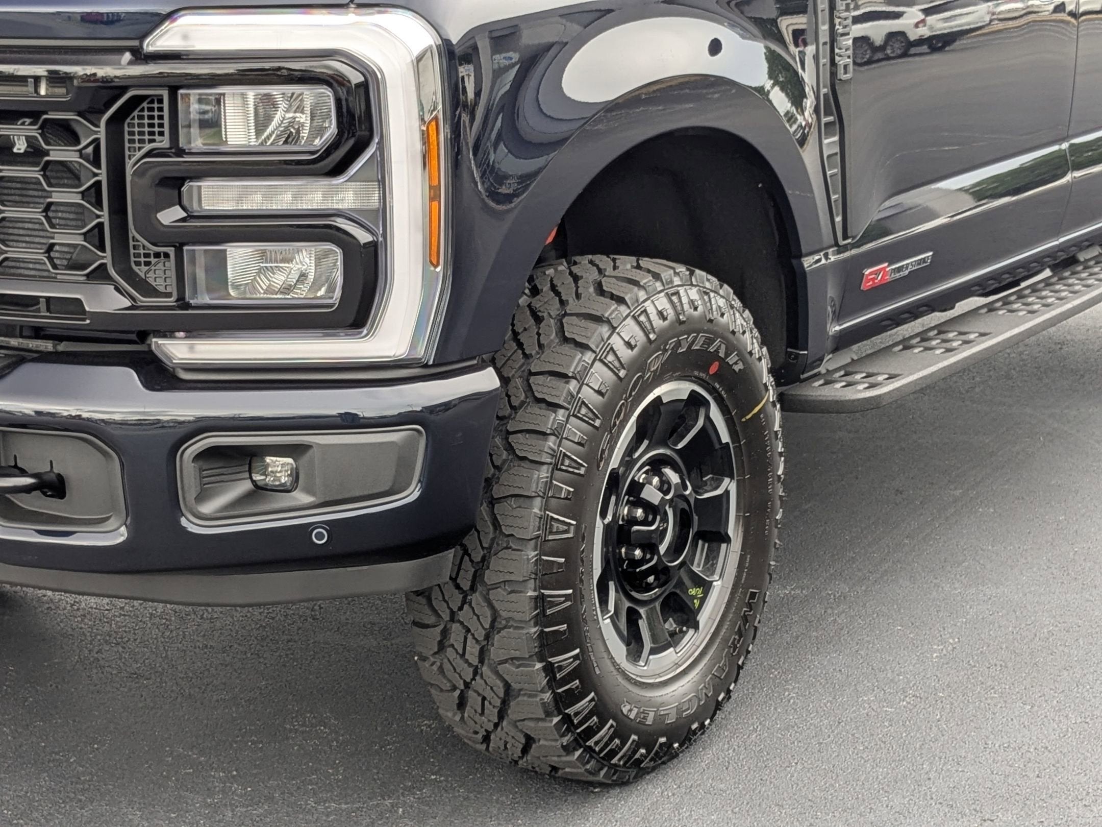 2025 Ford Super Duty F-350 SRW LARIAT