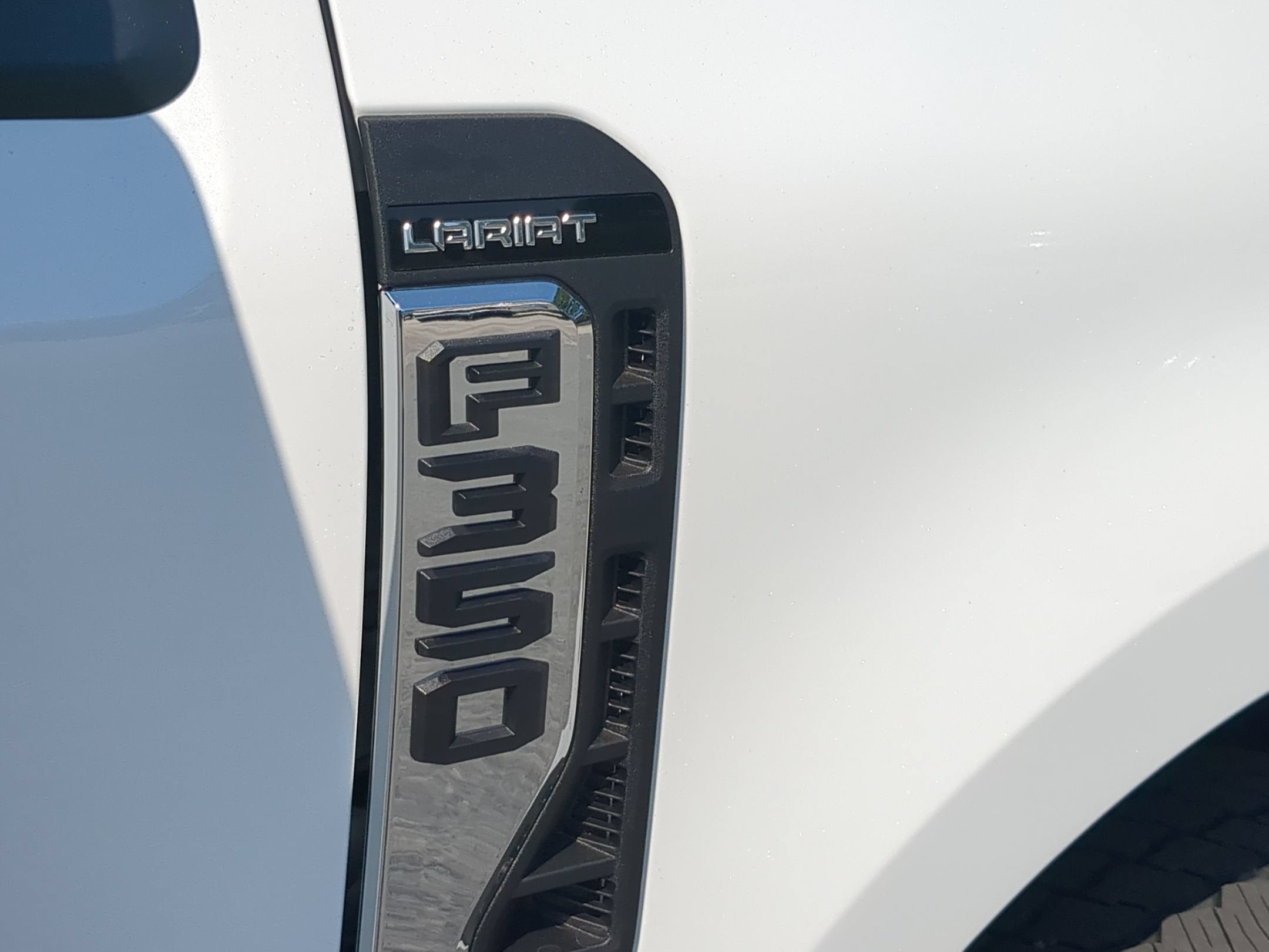 2026 Ford Super Duty F-350 SRW LARIAT