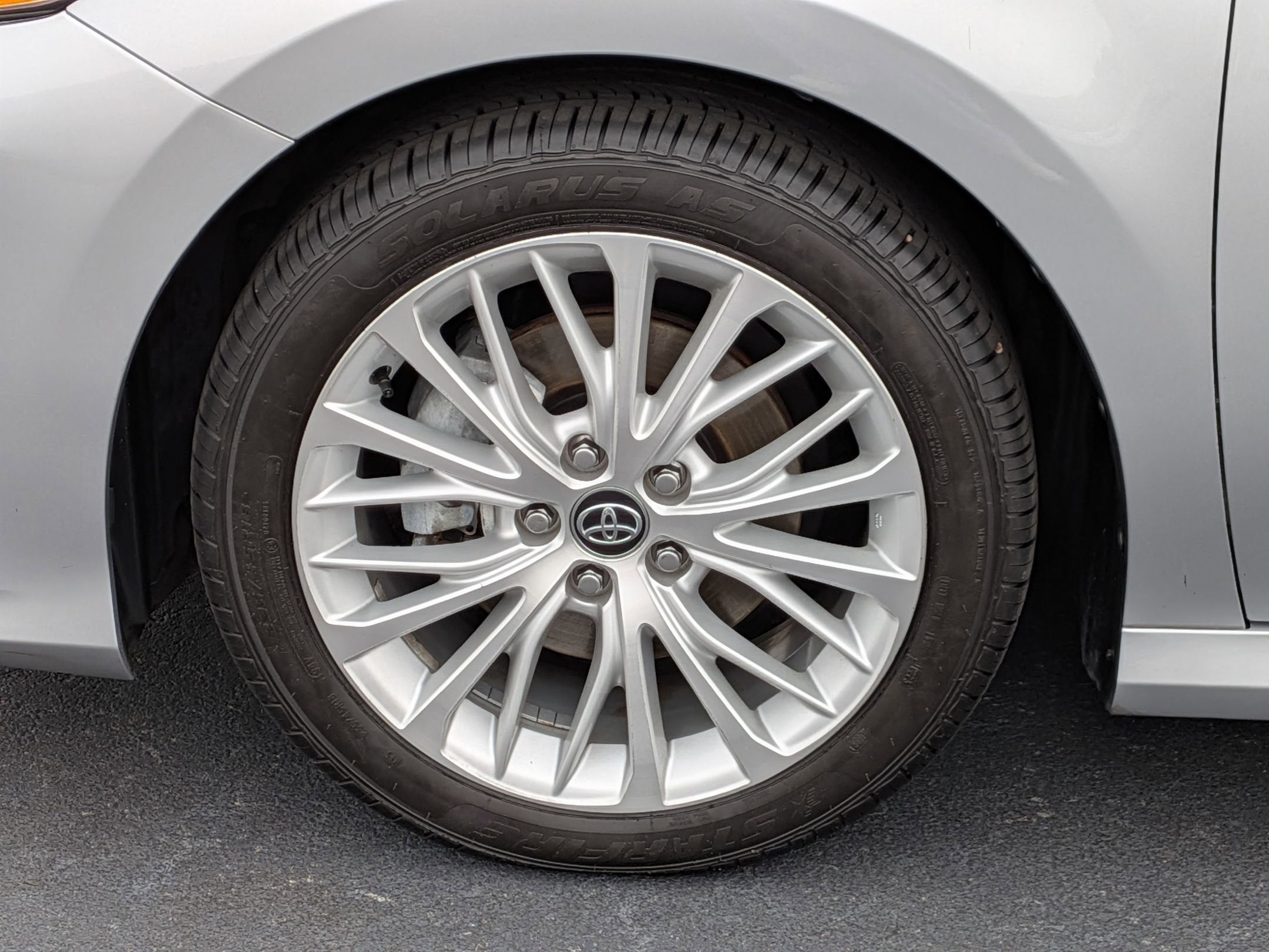 2020 Toyota Camry Hybrid XLE