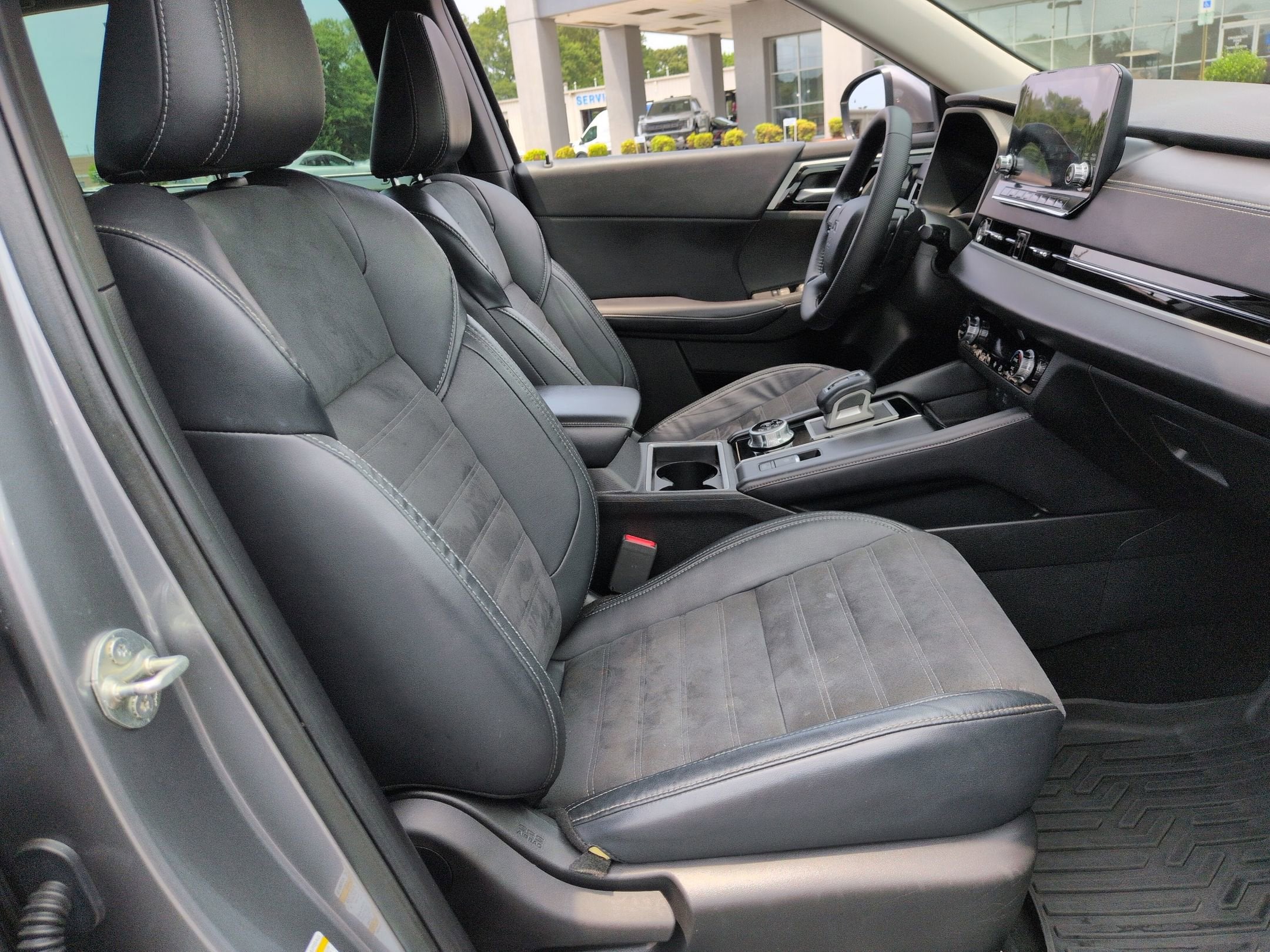 2023 Mitsubishi Outlander SE