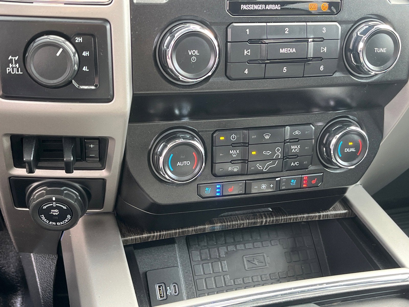 2020 Ford Super Duty F-350 SRW LARIAT